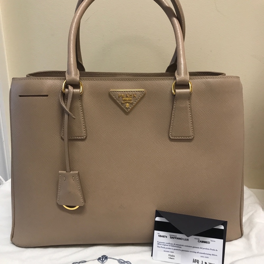 100% Authentic PRADA Saffiano Medium  Tote